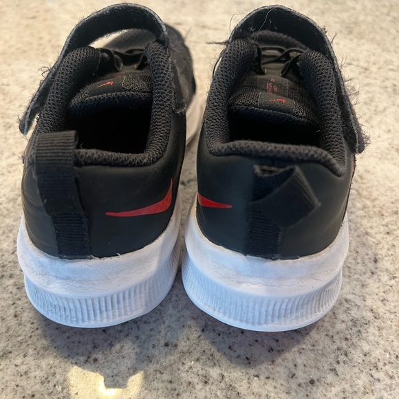 Boys Nike Shoes Size 3 - Picture 6 of 7